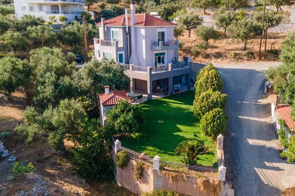 Akrivi'S House In Каламата Екстериор снимка